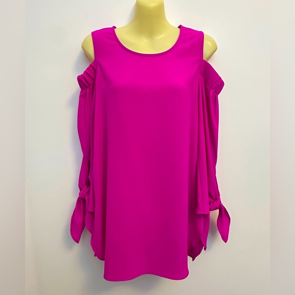Gibson Fuchsia Cold Shoulder Blouse with Tie Sleeve